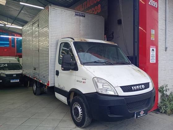 IVECO DAILY 2.3 HPI DIESEL 30S13 CHASSI MANUAL IVECO DAILY 2.3 HPI DIESEL 30S13 CHASSI MANUAL